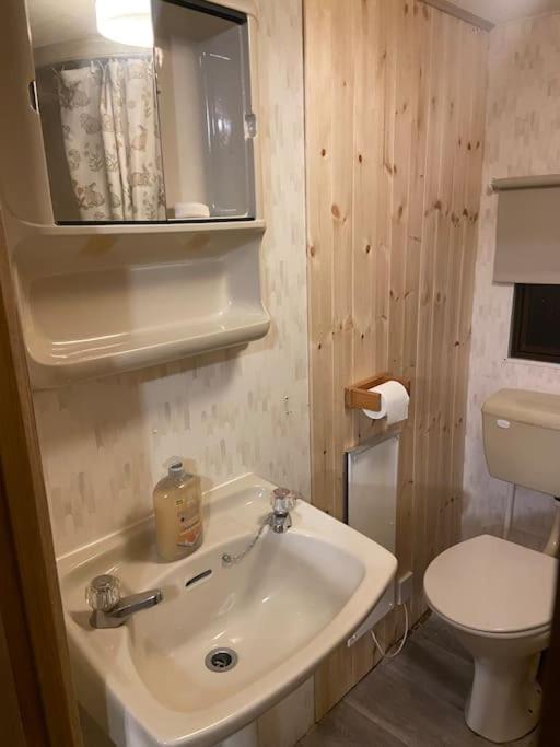 Beautiful Rural Holiday Chalet Wellingore Exterior foto